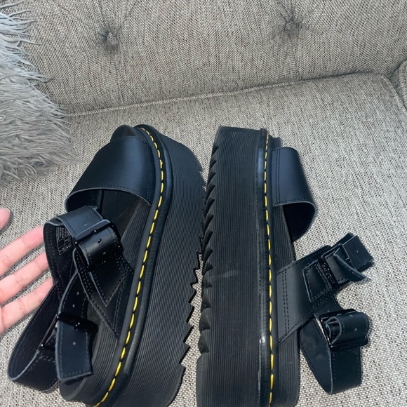 Dr.Marten VOSS WOMEN'S LEATHER STRAP PLATFORM SANDALS size 9 - Picture 6 of 8